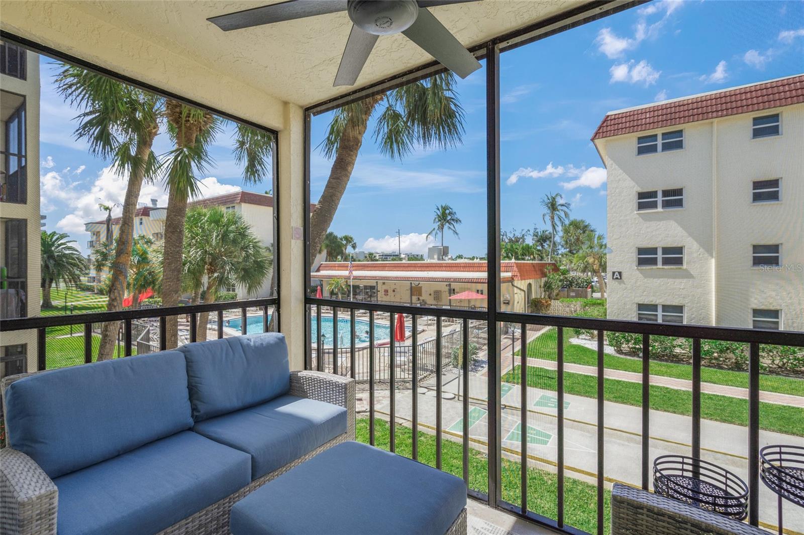 915 BEACH RD #215, SIESTA KEY, FL, 34242