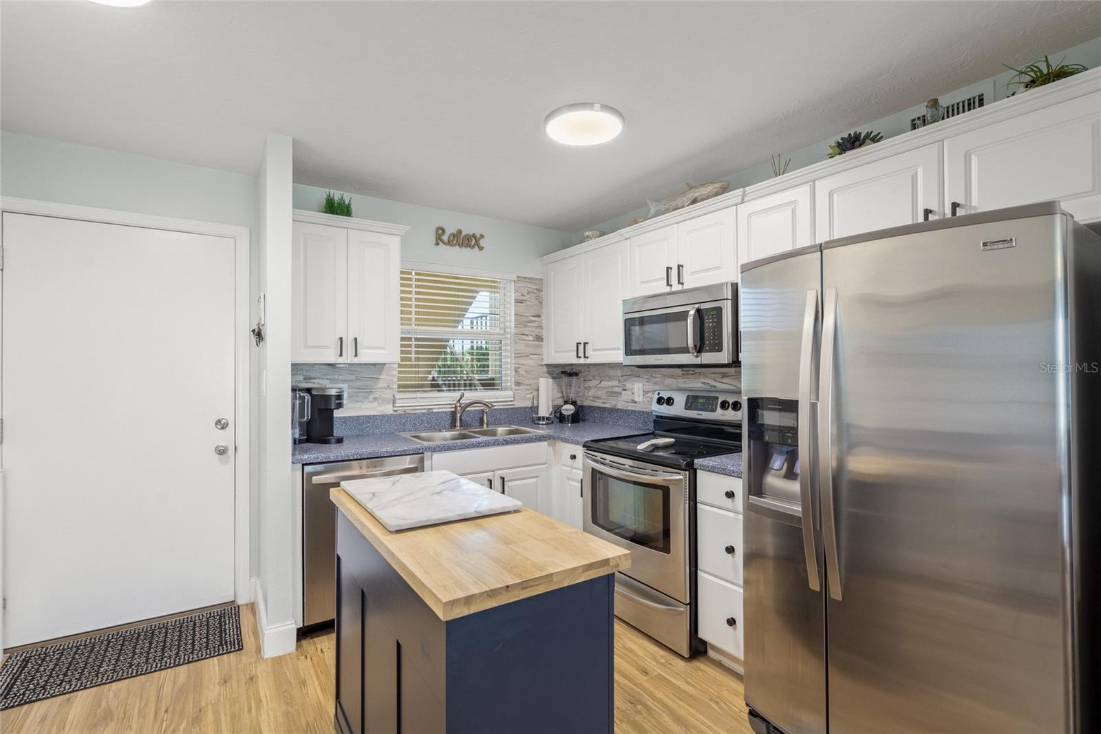 915 BEACH RD #215, SIESTA KEY, FL, 34242