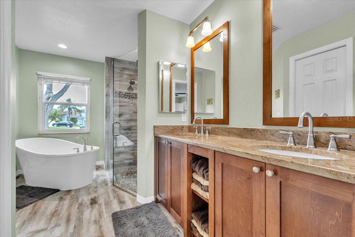 3022 45TH WAY E, BRADENTON, FL, 34203