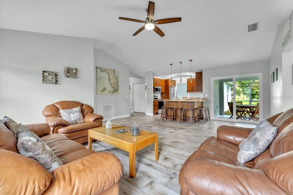 3022 45TH WAY E, BRADENTON, FL, 34203