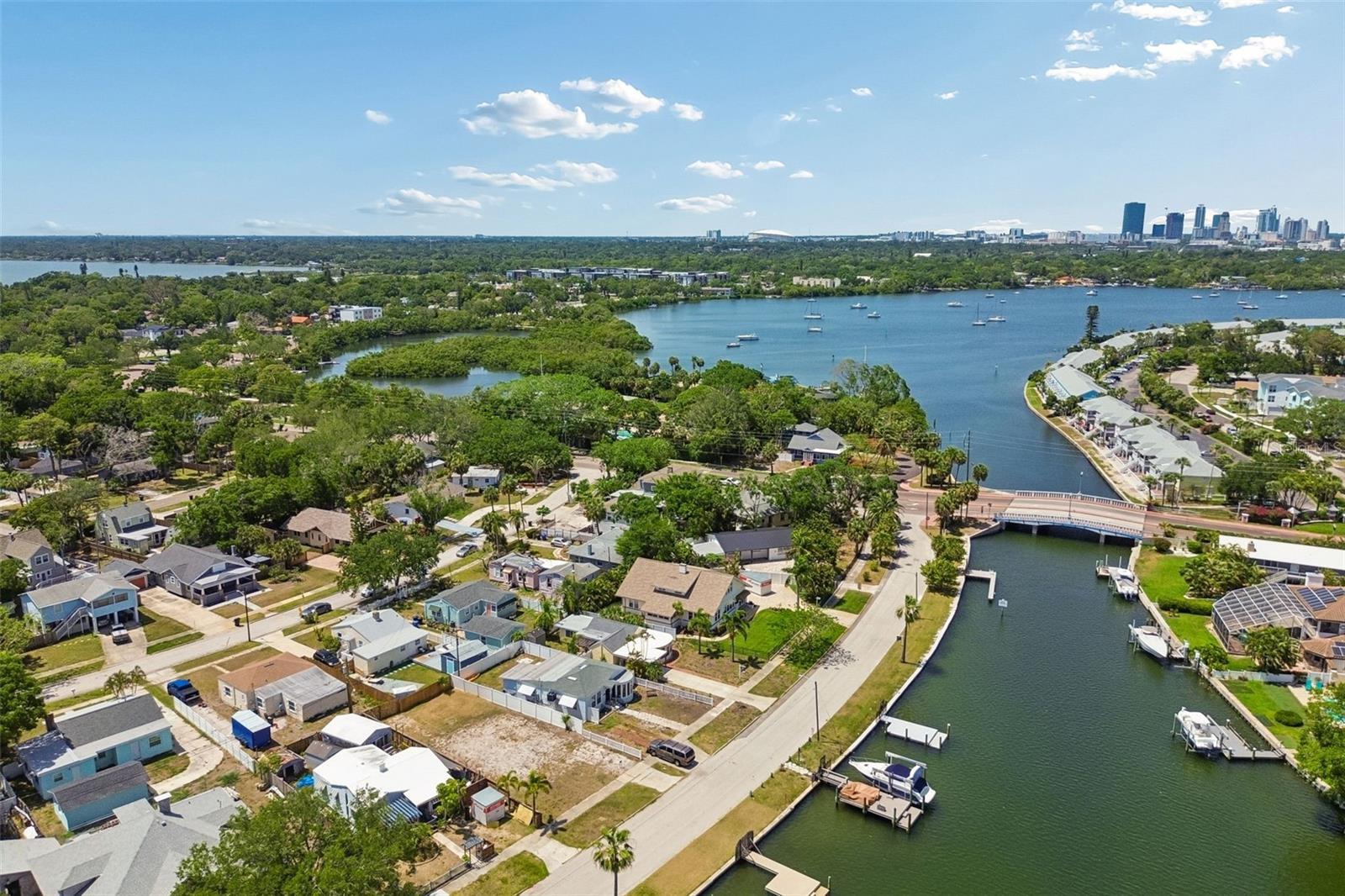 4005 SUNRISE DR S, ST PETERSBURG, FL, 33705