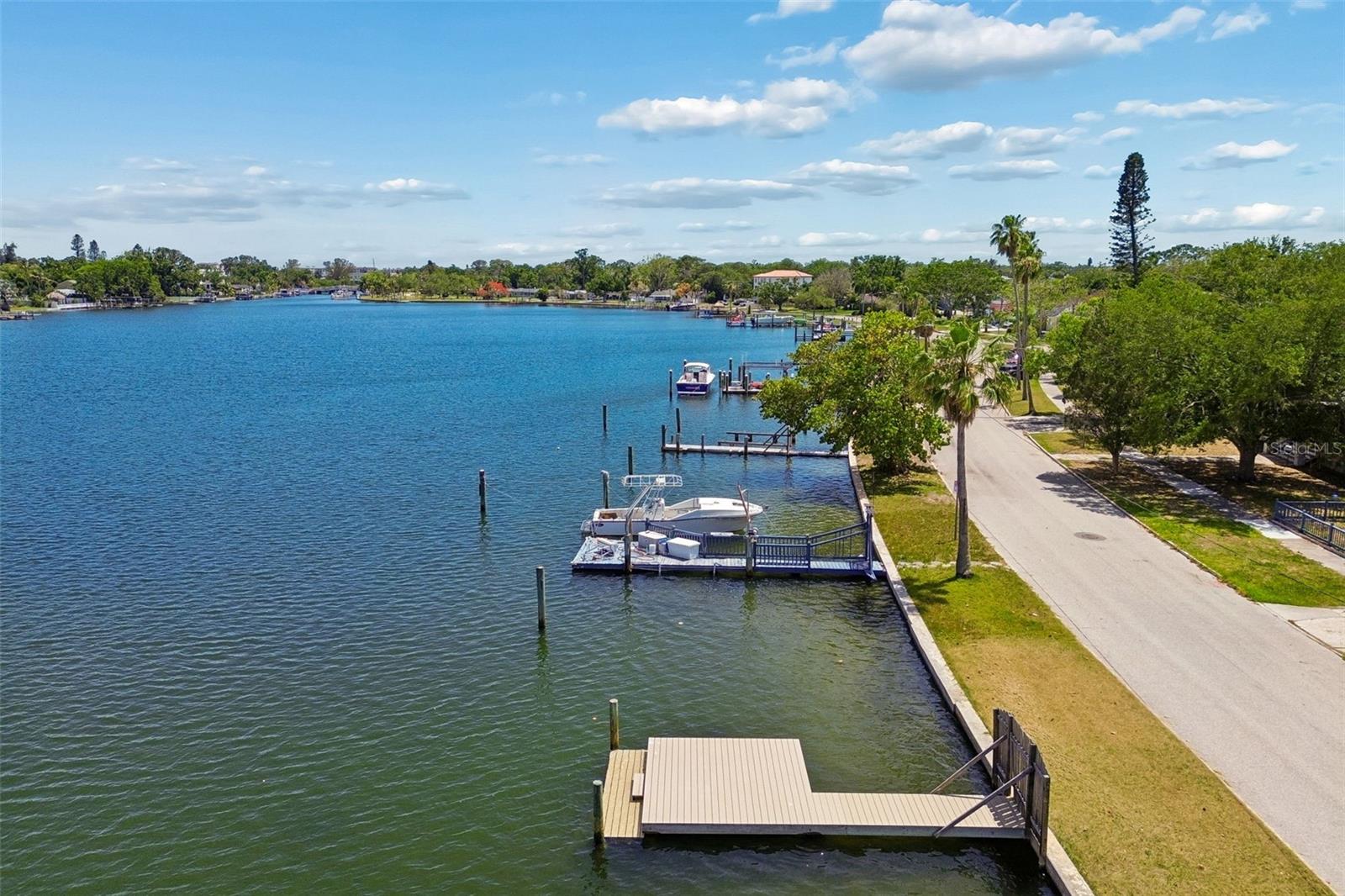 4005 SUNRISE DR S, ST PETERSBURG, FL, 33705
