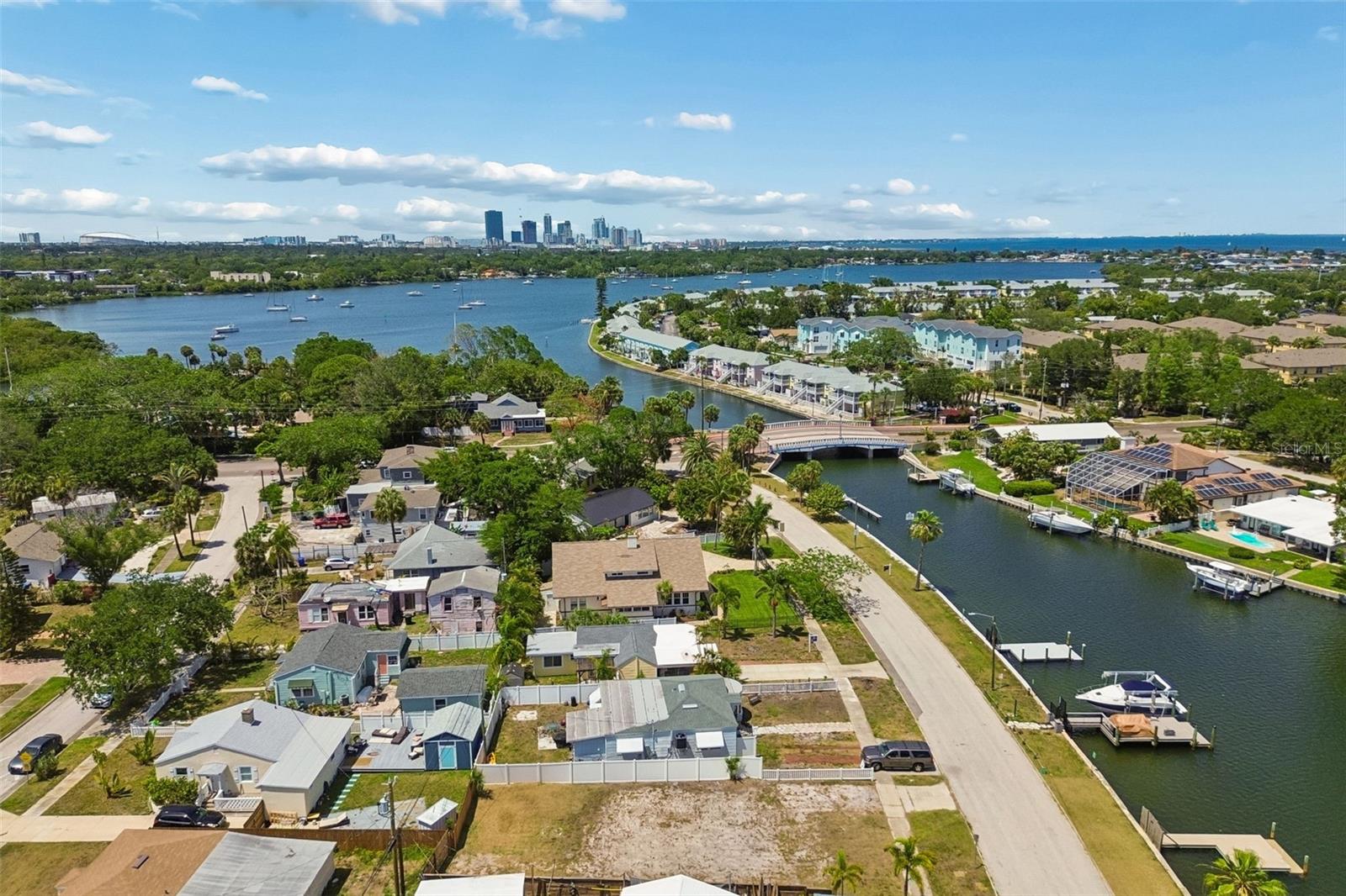 4005 SUNRISE DR S, ST PETERSBURG, FL, 33705
