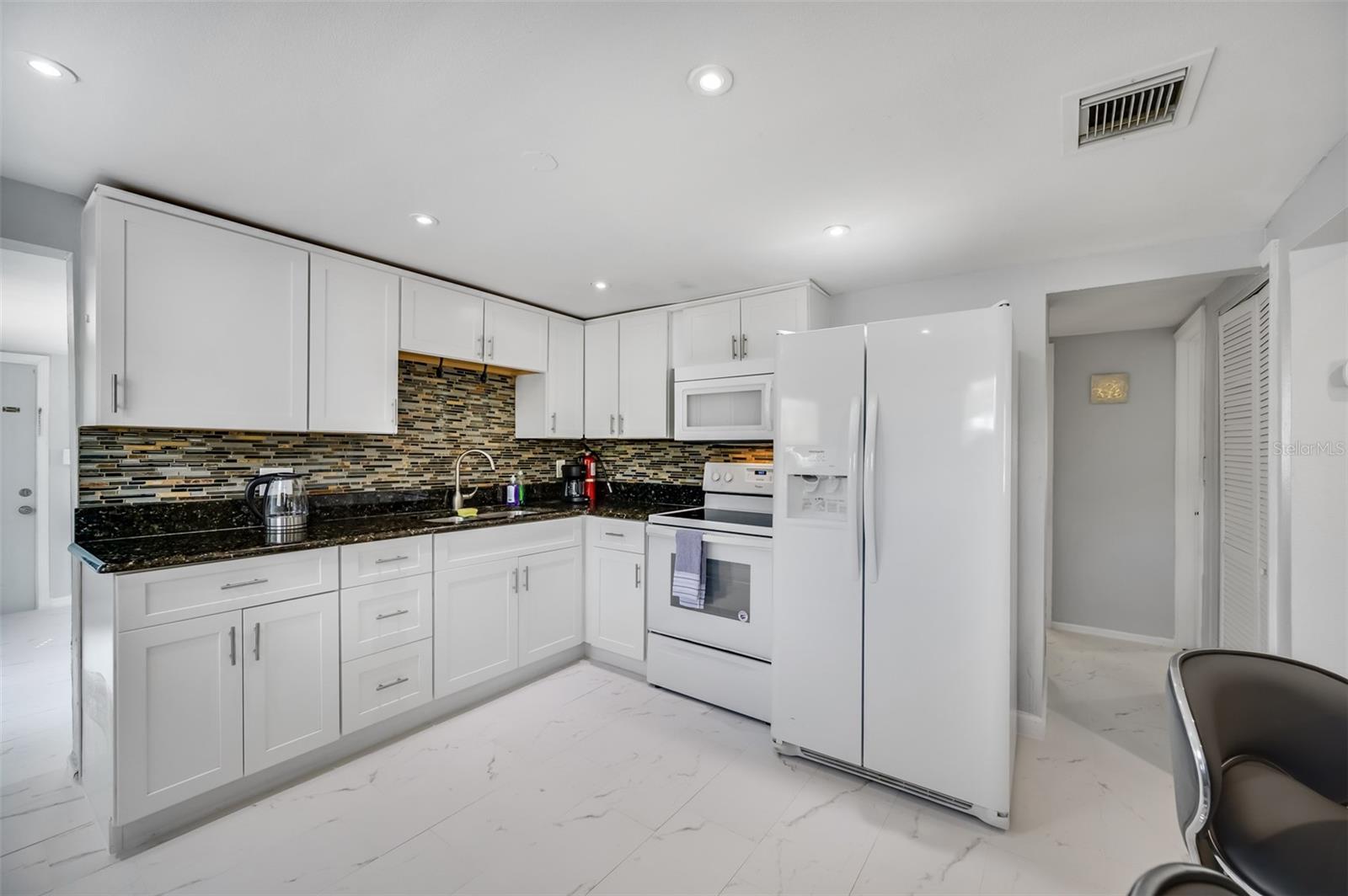 1601 PALM WAY, LARGO, FL, 33771