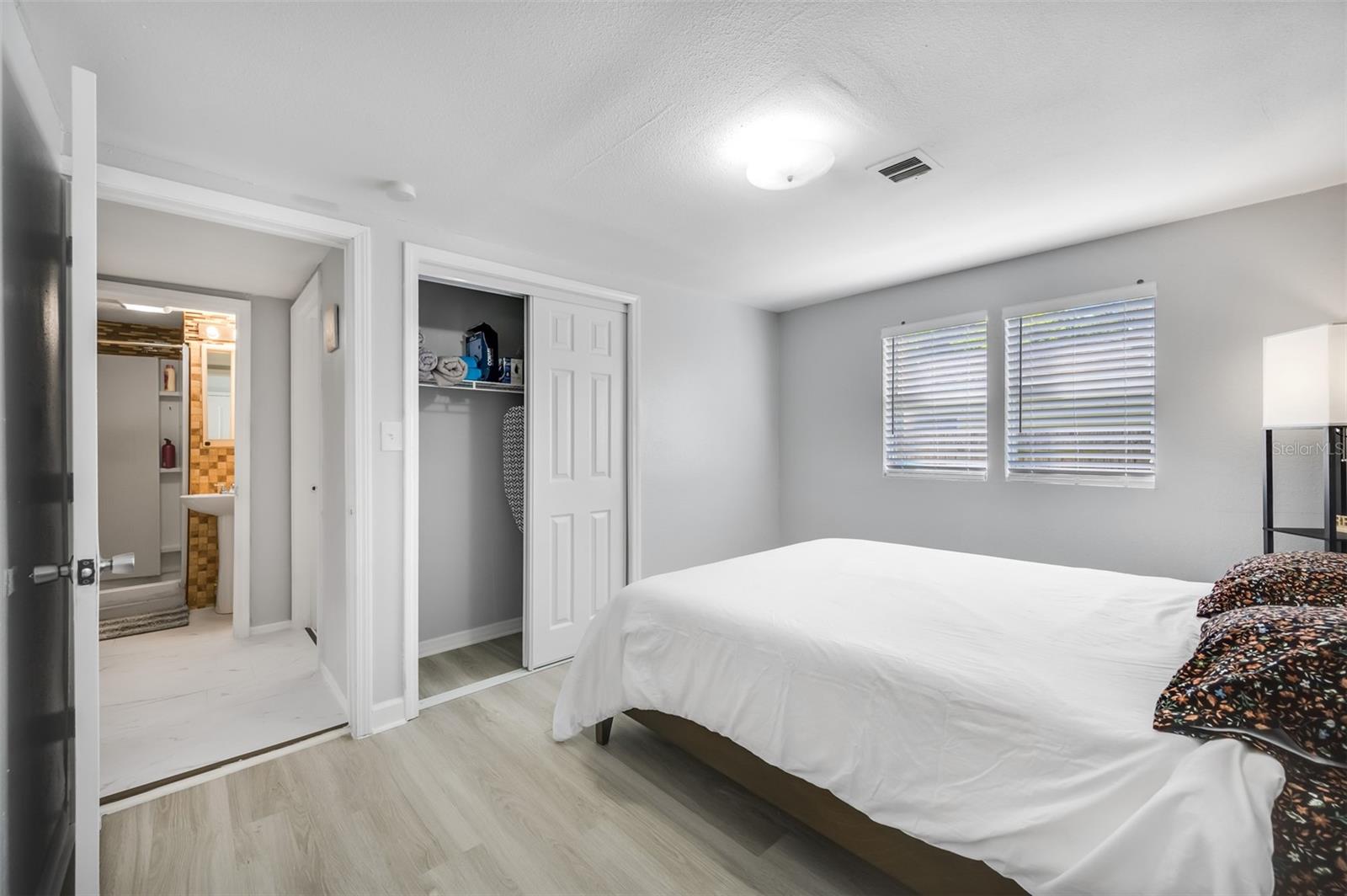 1601 PALM WAY, LARGO, FL, 33771