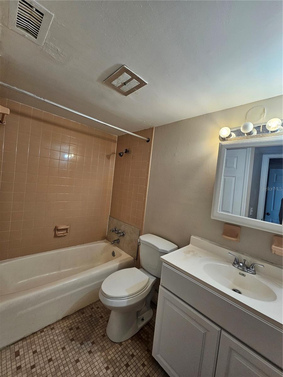 7602 POWHATAN AVE W #3, TAMPA, FL, 33615