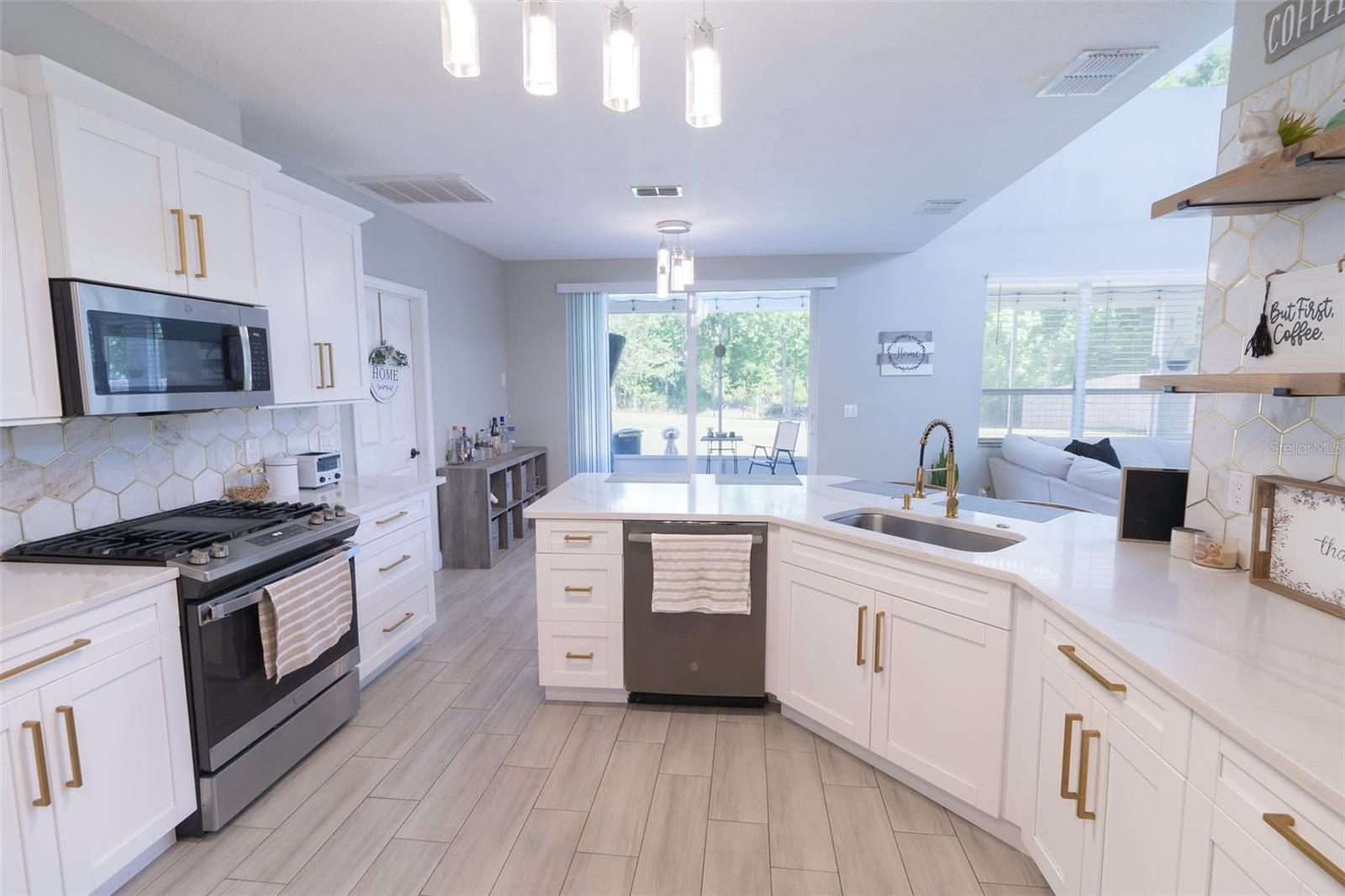 1635 LEDGESTONE DR, BRANDON, FL, 33511