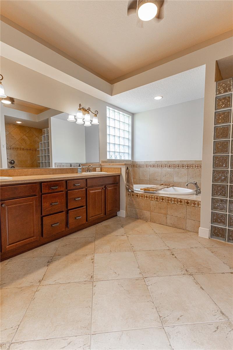 10517 NE 27TH ST, OXFORD, FL, 34484