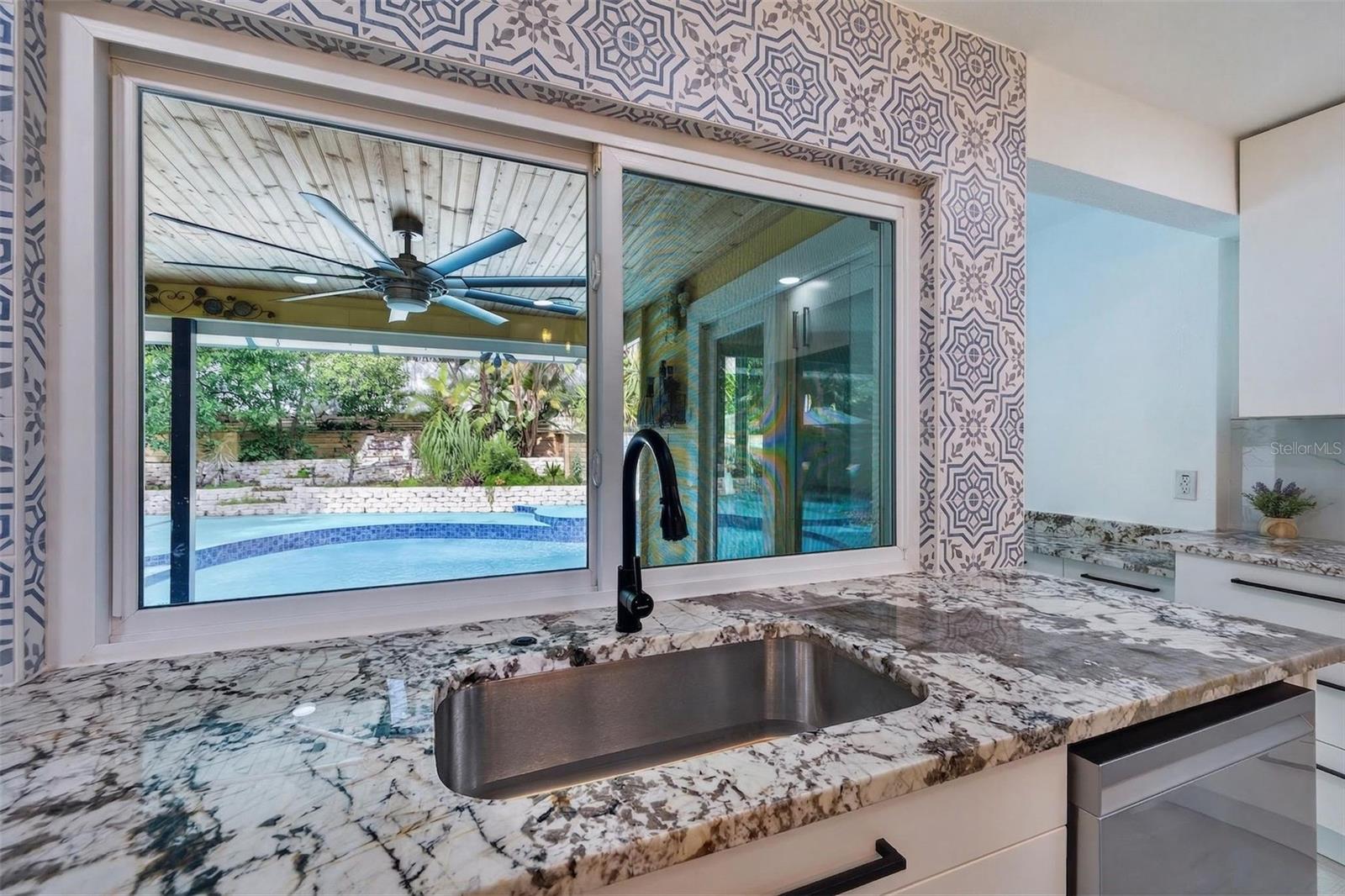 Beautiful view of the backyard from the kitchenn.