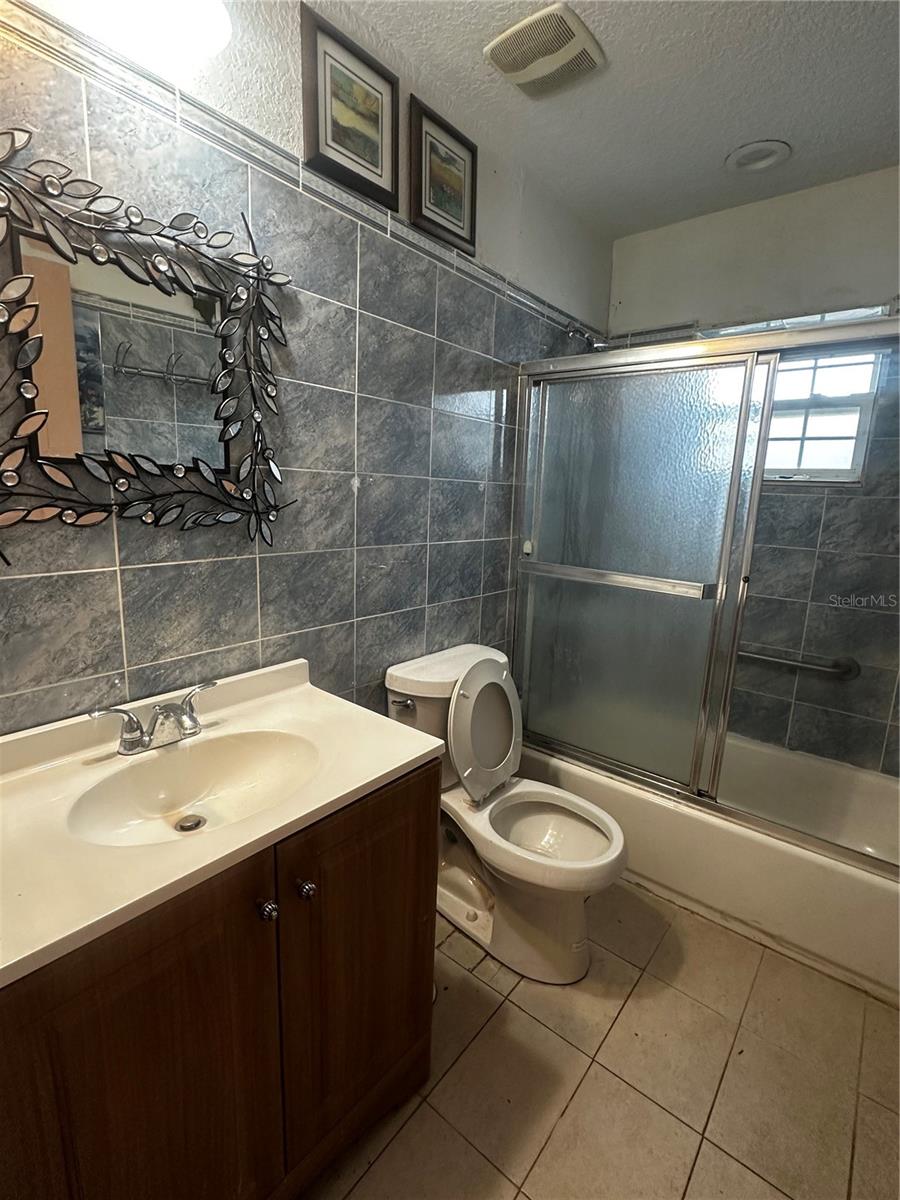 910 W RICH DR, MOUNT DORA, FL, 32757
