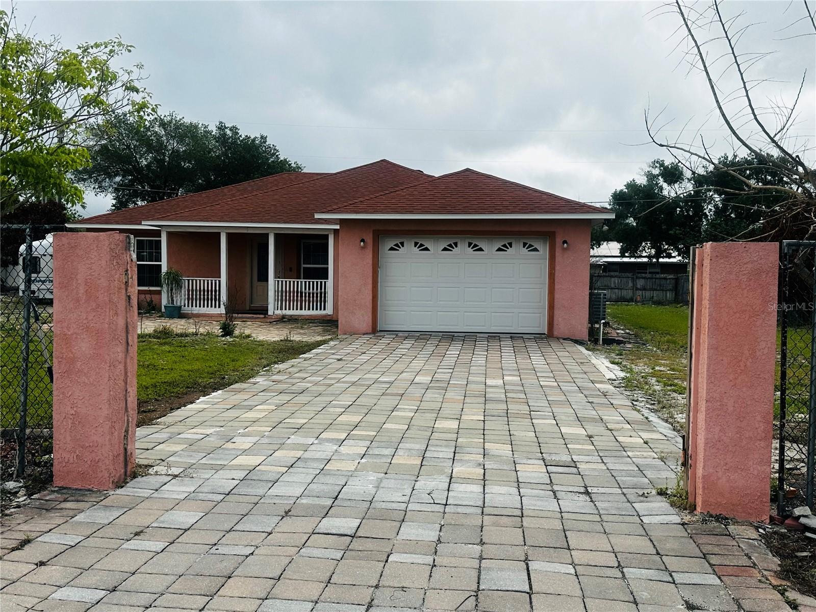 910 W RICH DR, MOUNT DORA, FL, 32757