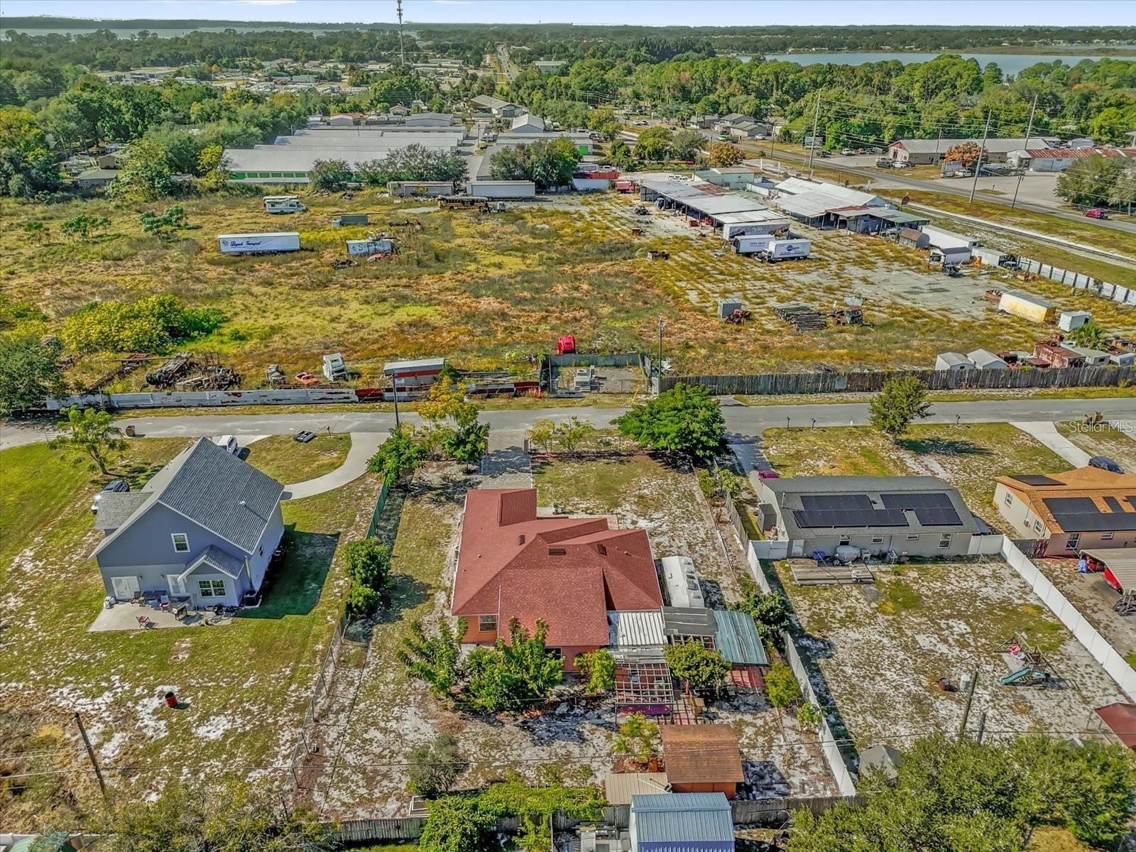 910 W RICH DR, MOUNT DORA, FL, 32757