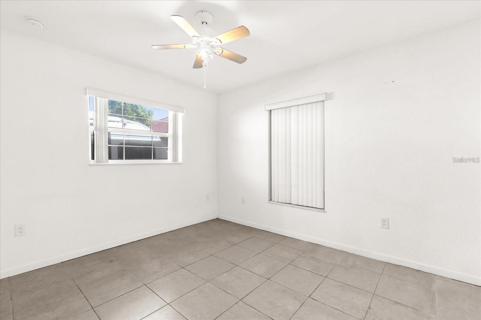 910 W RICH DR, MOUNT DORA, FL, 32757