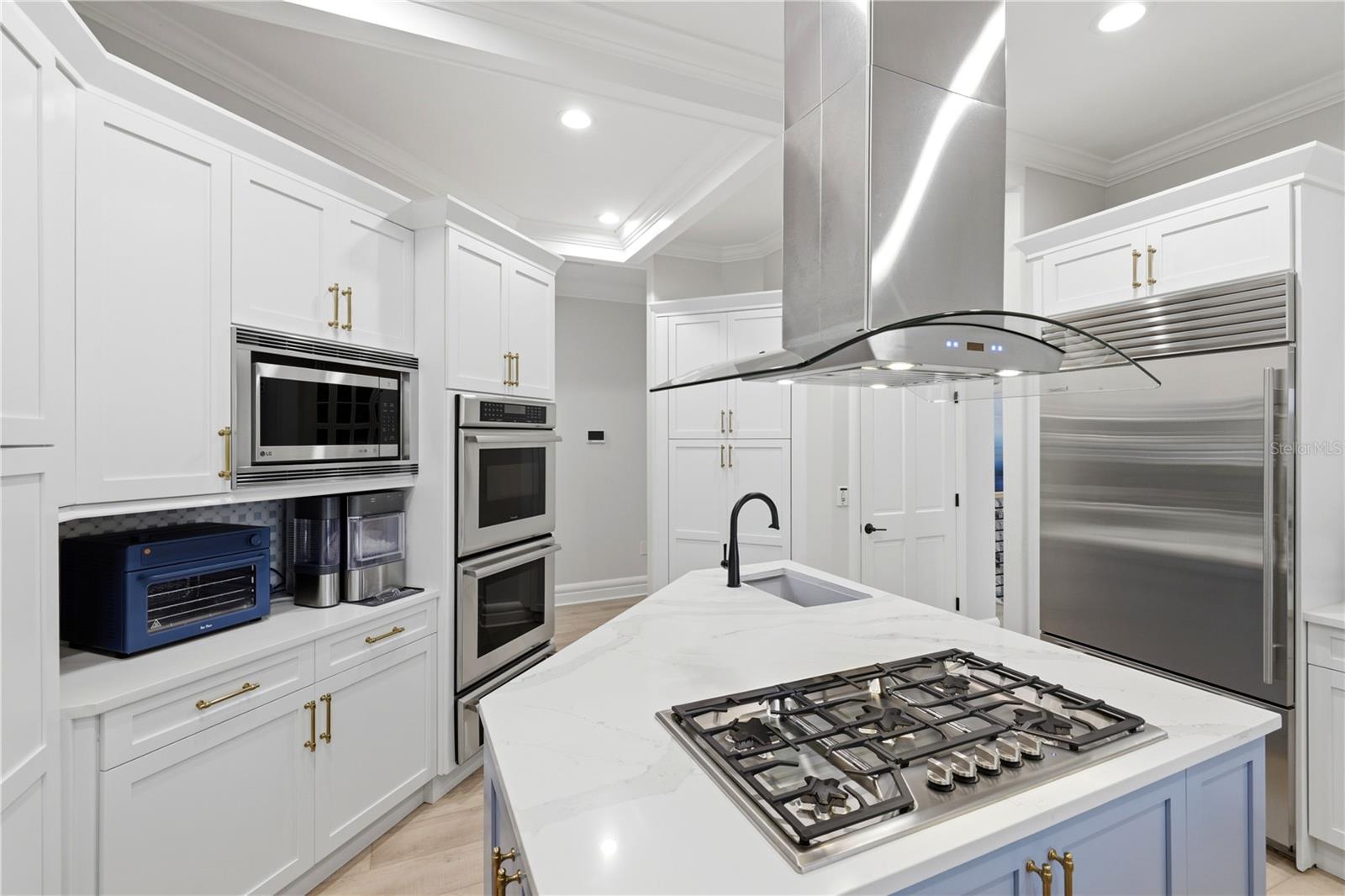 4034 ROBERTS POINT RD, SARASOTA, FL, 34242