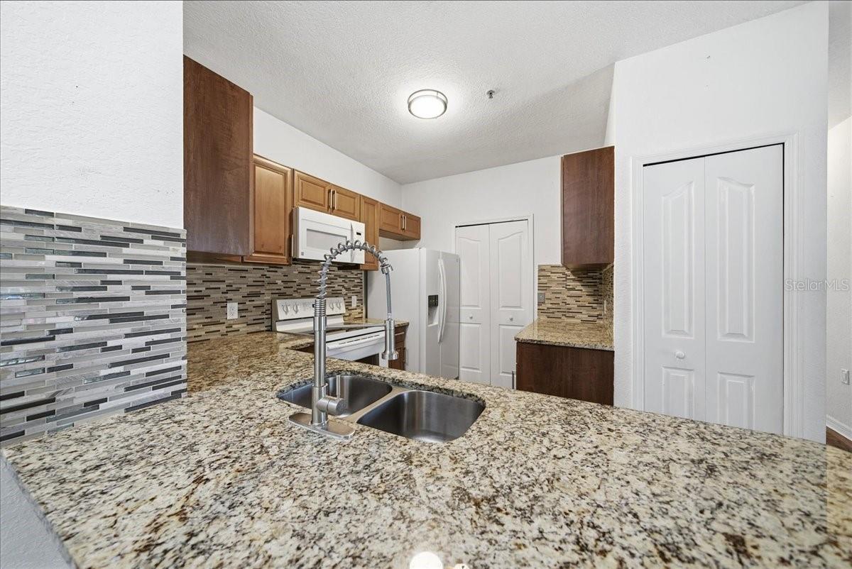 6141 METROWEST BLVD #207, ORLANDO, FL, 32835