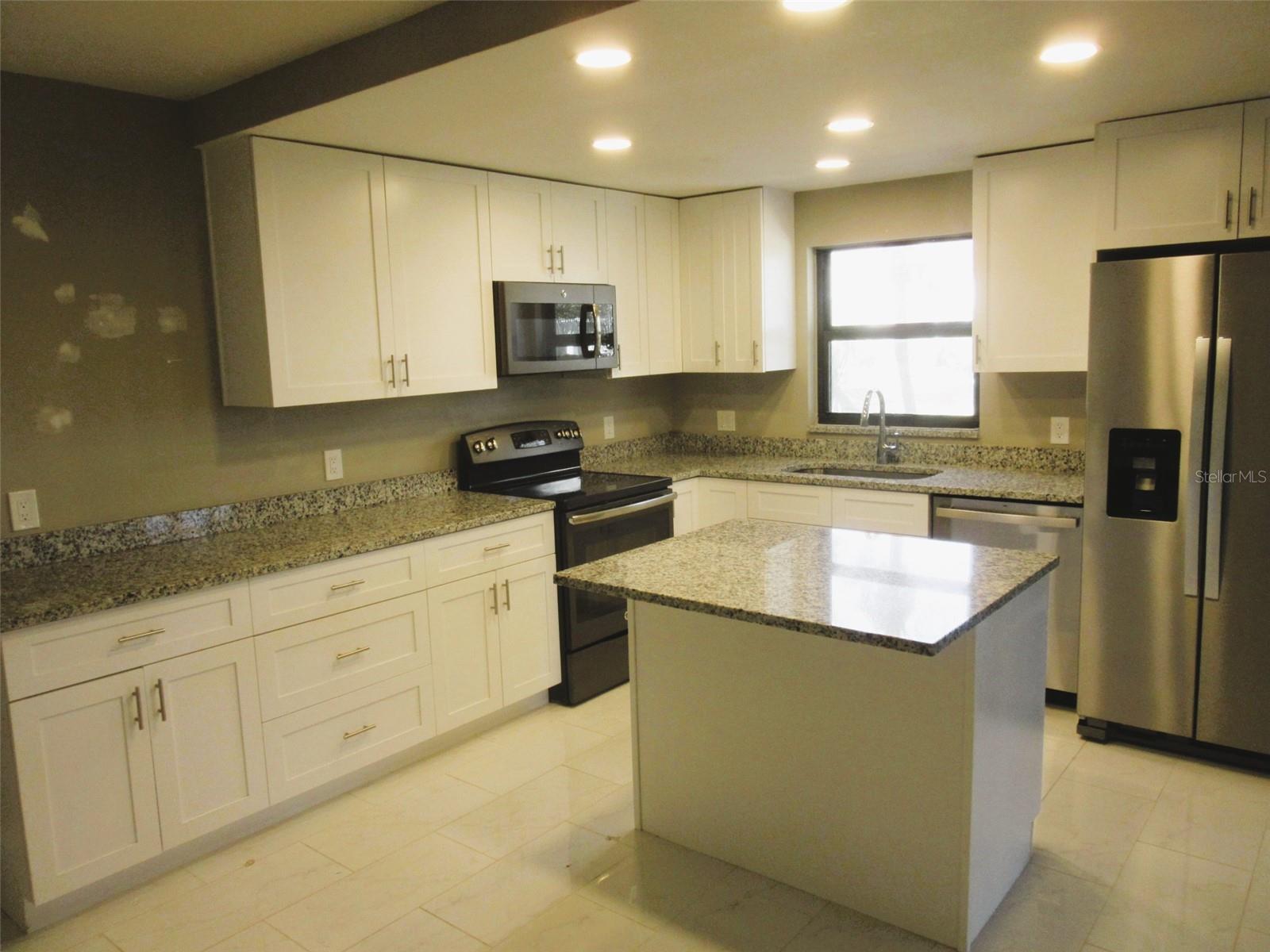17455 OVERHILL DR #B, FORT MYERS, FL, 33908