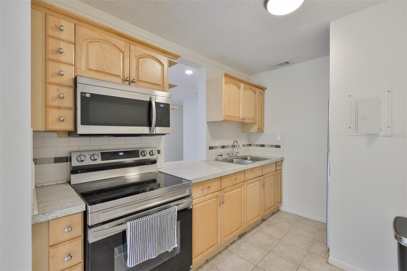 284 115TH AVE N #3, ST PETERSBURG, FL, 33716