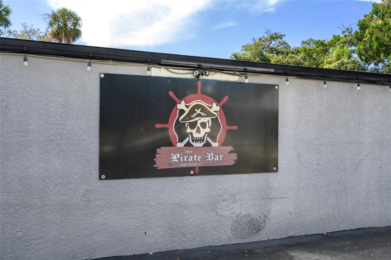 Bar/Restaurant nearby