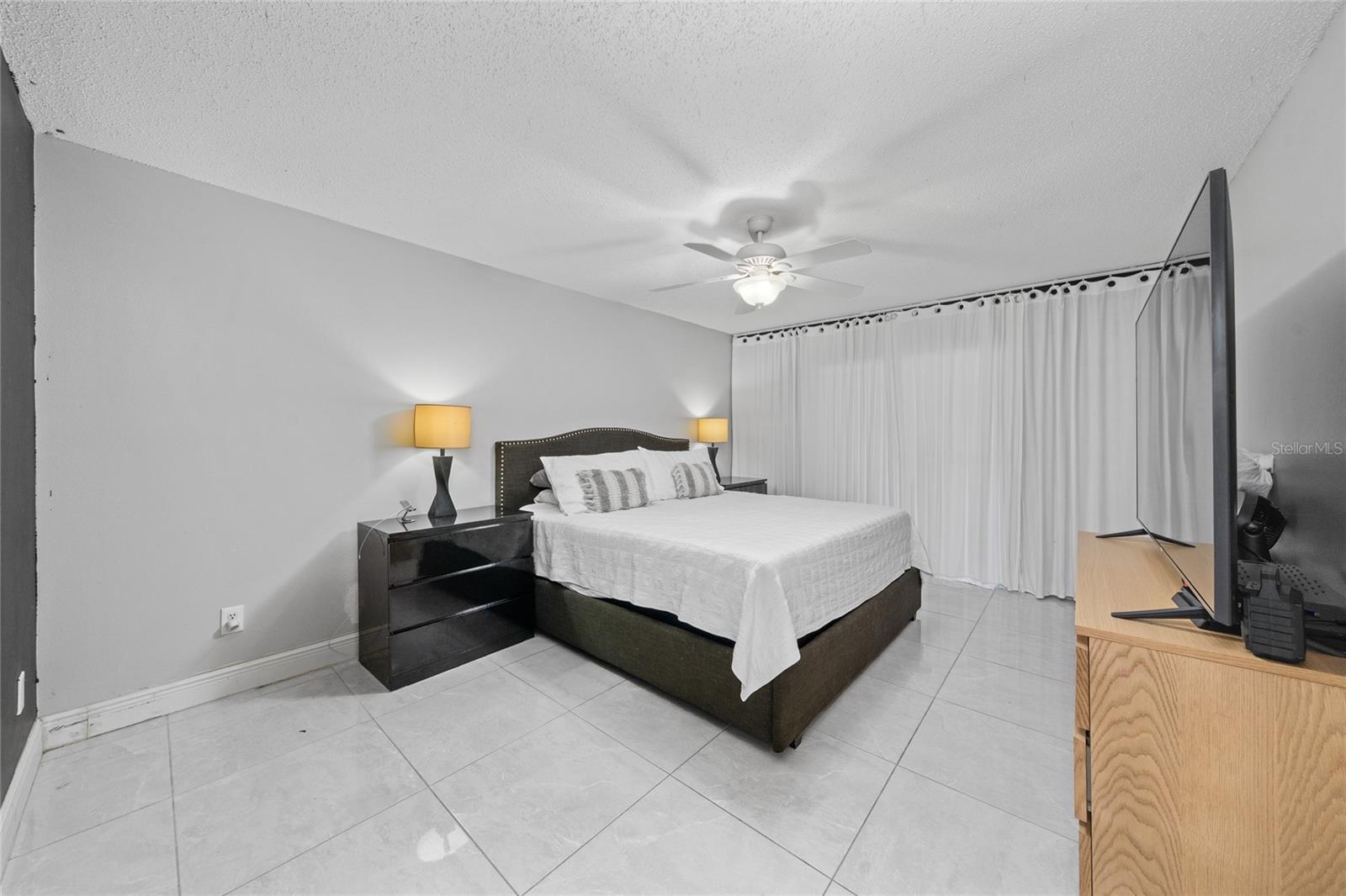 211 S SHADOW BAY DR, ORLANDO, FL, 32825