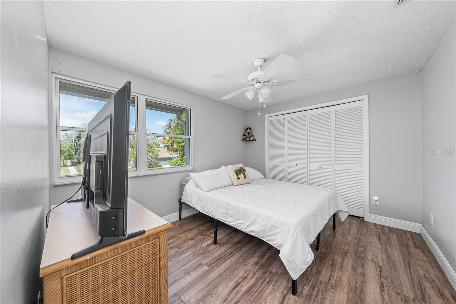 211 S SHADOW BAY DR, ORLANDO, FL, 32825