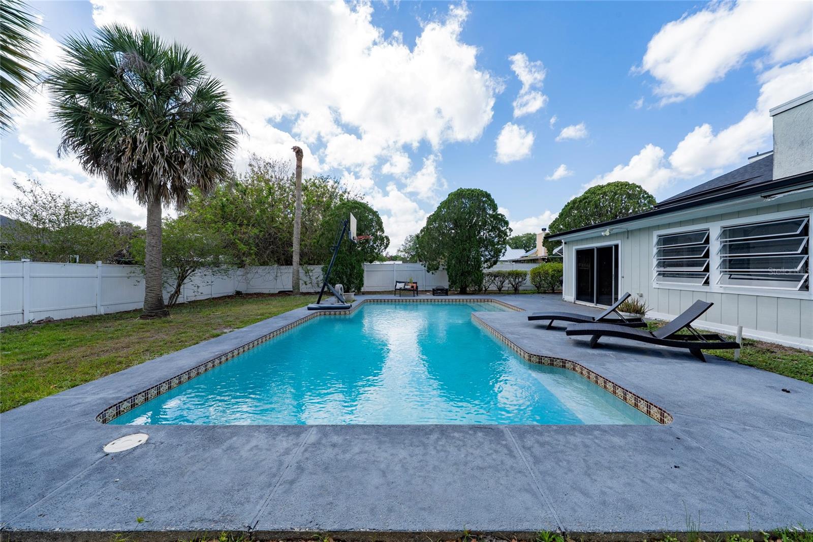 211 S SHADOW BAY DR, ORLANDO, FL, 32825