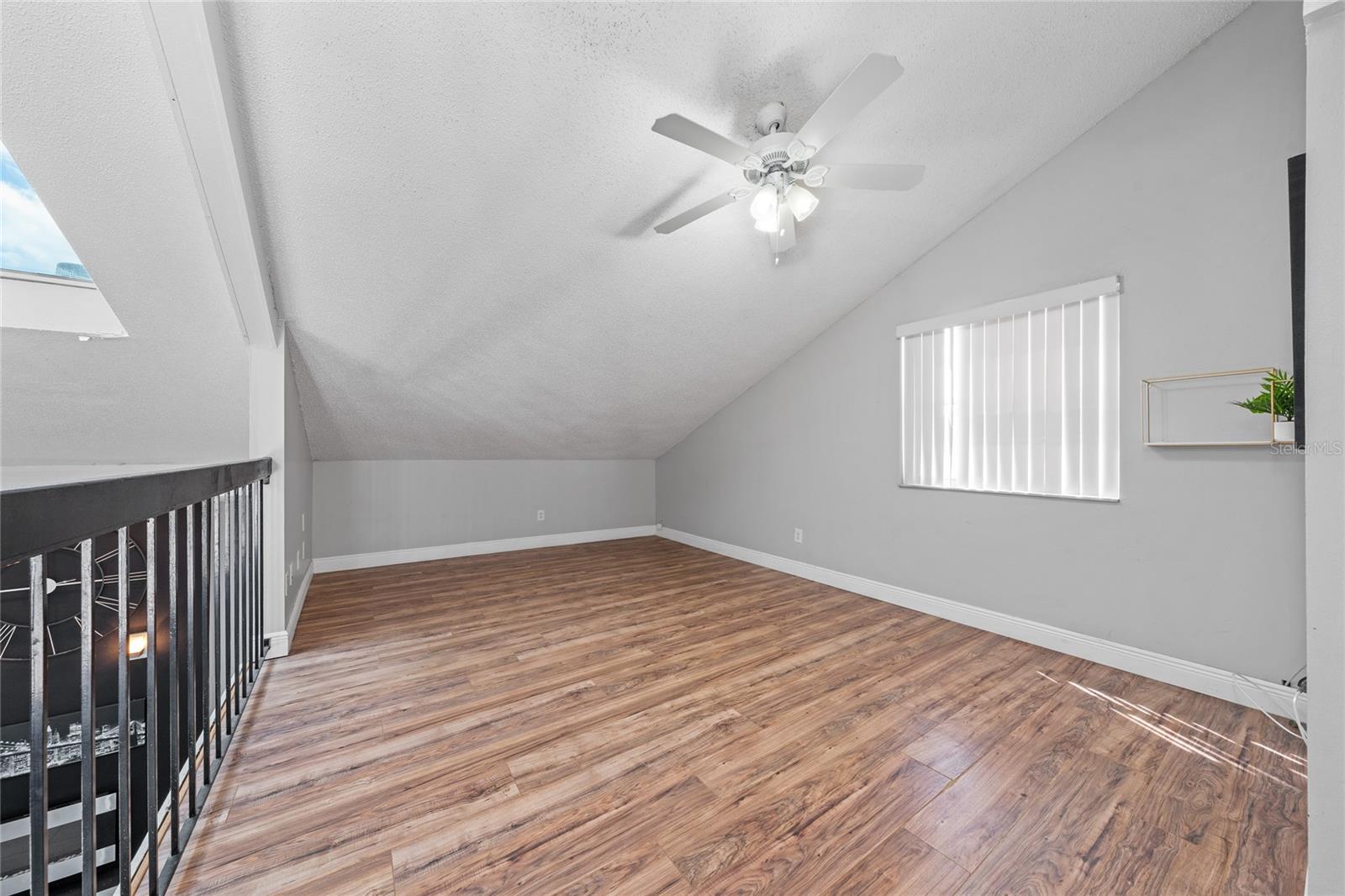 211 S SHADOW BAY DR, ORLANDO, FL, 32825