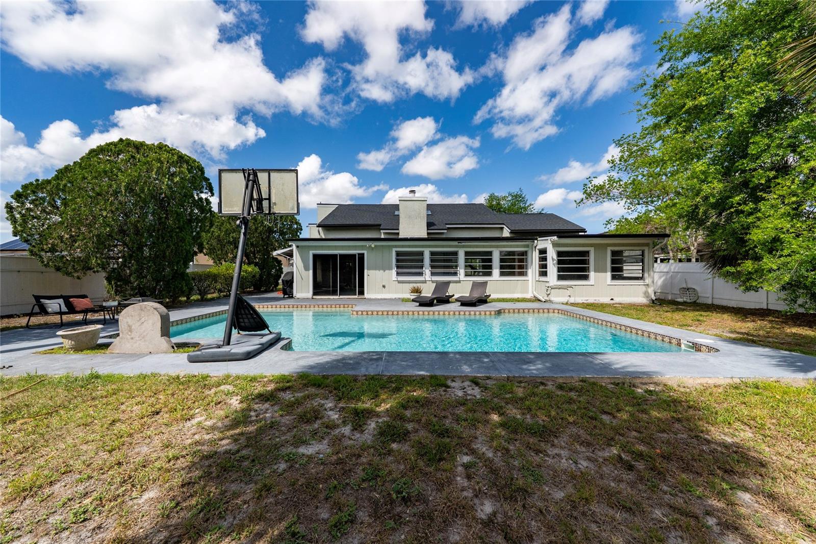 211 S SHADOW BAY DR, ORLANDO, FL, 32825