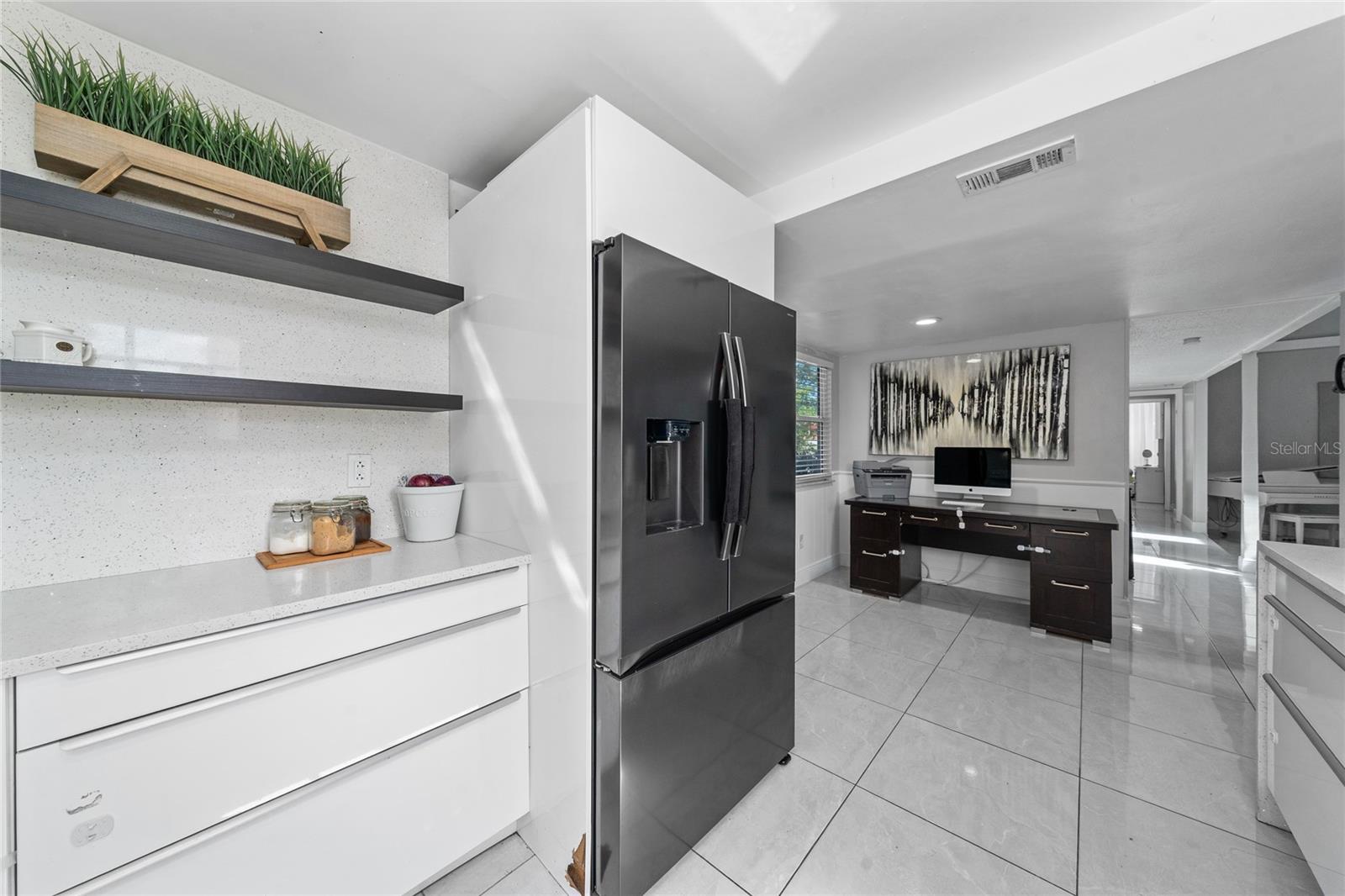 211 S SHADOW BAY DR, ORLANDO, FL, 32825