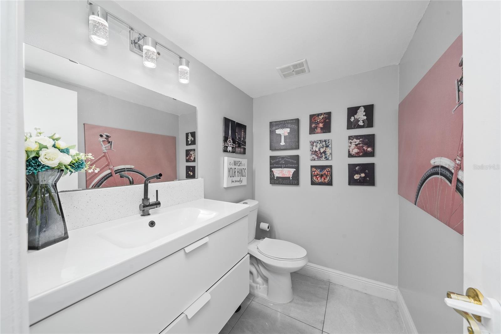 211 S SHADOW BAY DR, ORLANDO, FL, 32825