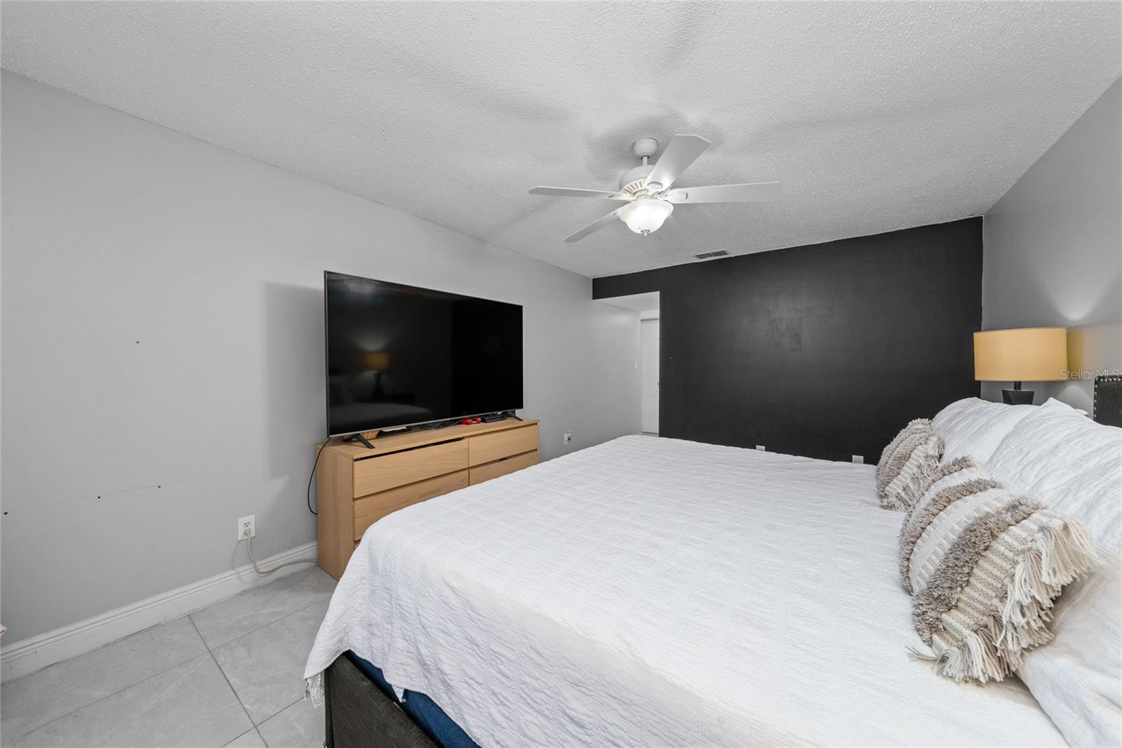211 S SHADOW BAY DR, ORLANDO, FL, 32825