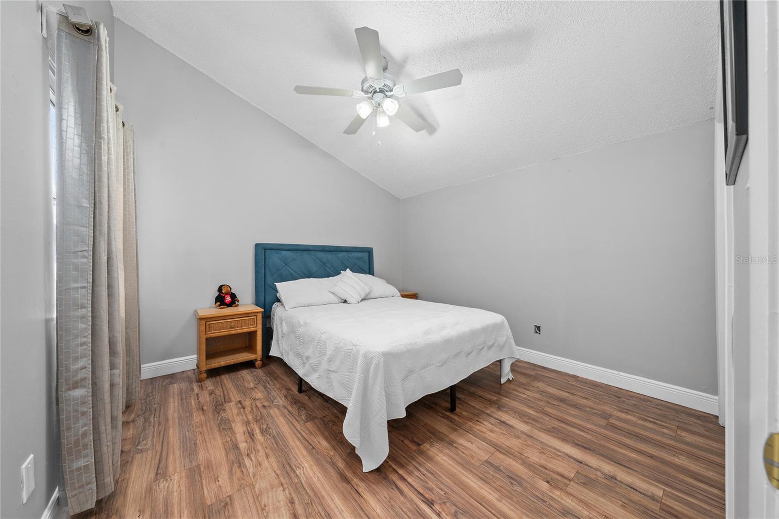 211 S SHADOW BAY DR, ORLANDO, FL, 32825