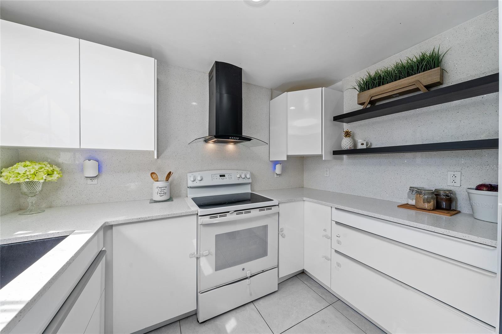 211 S SHADOW BAY DR, ORLANDO, FL, 32825