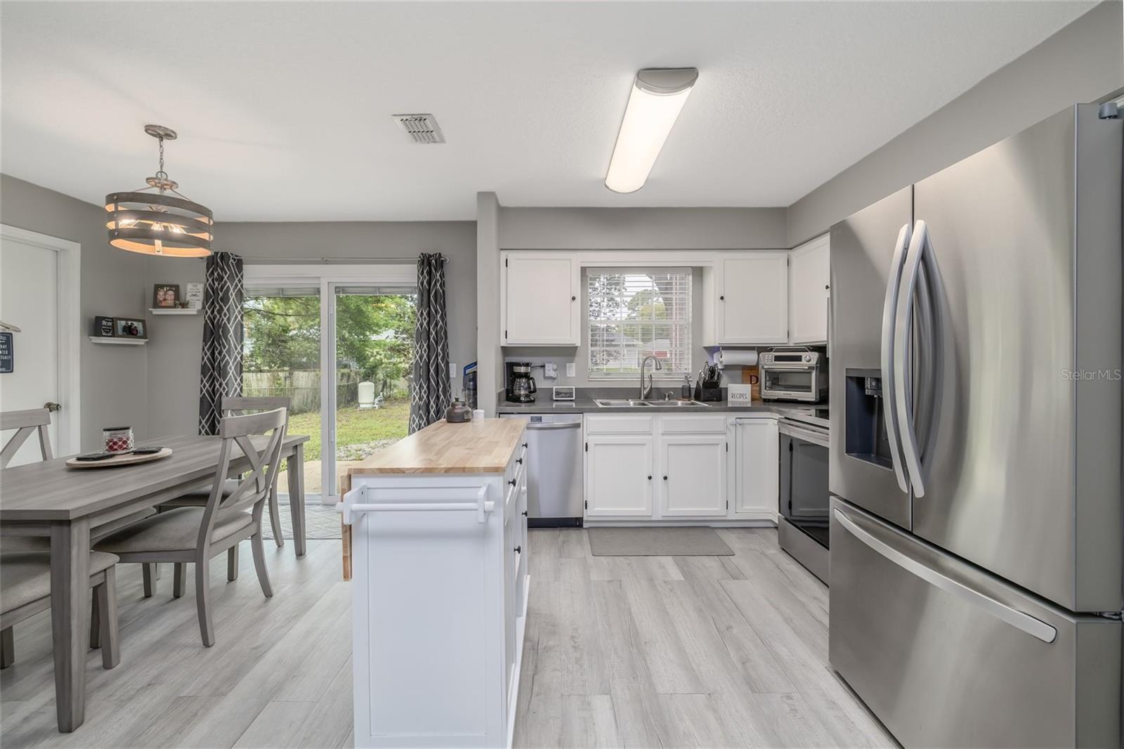 340 PARK AVE, ORANGE CITY, FL, 32763