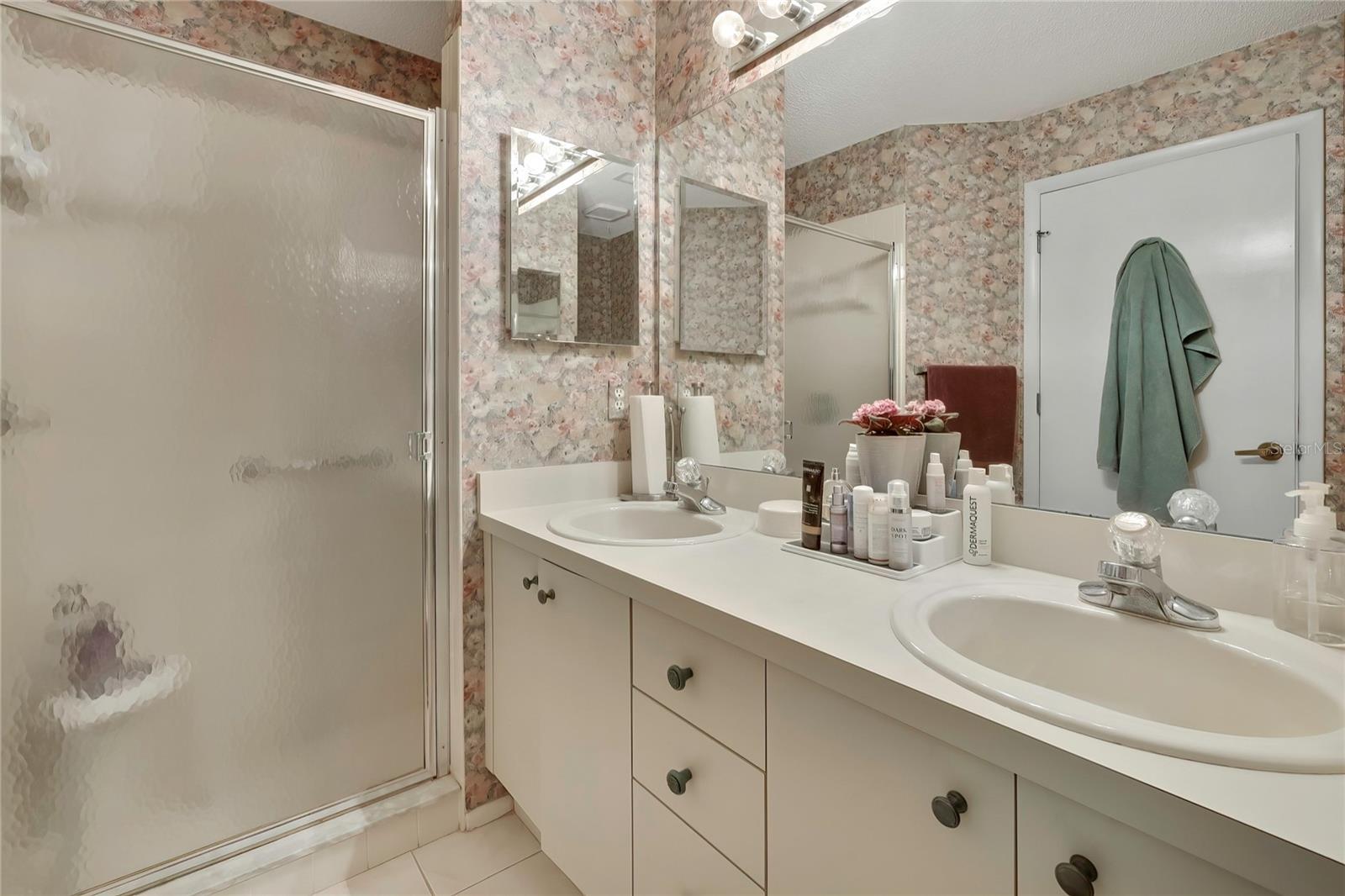 Master Bath with Walk0In Shower