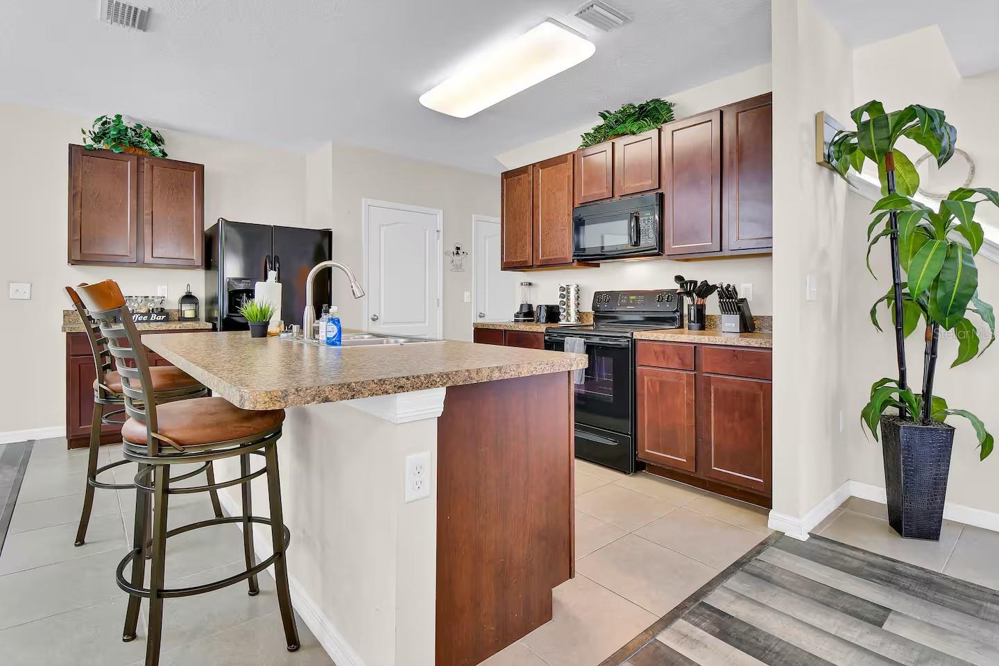 10108 HAWK STORM AVE, TAMPA, FL, 33610