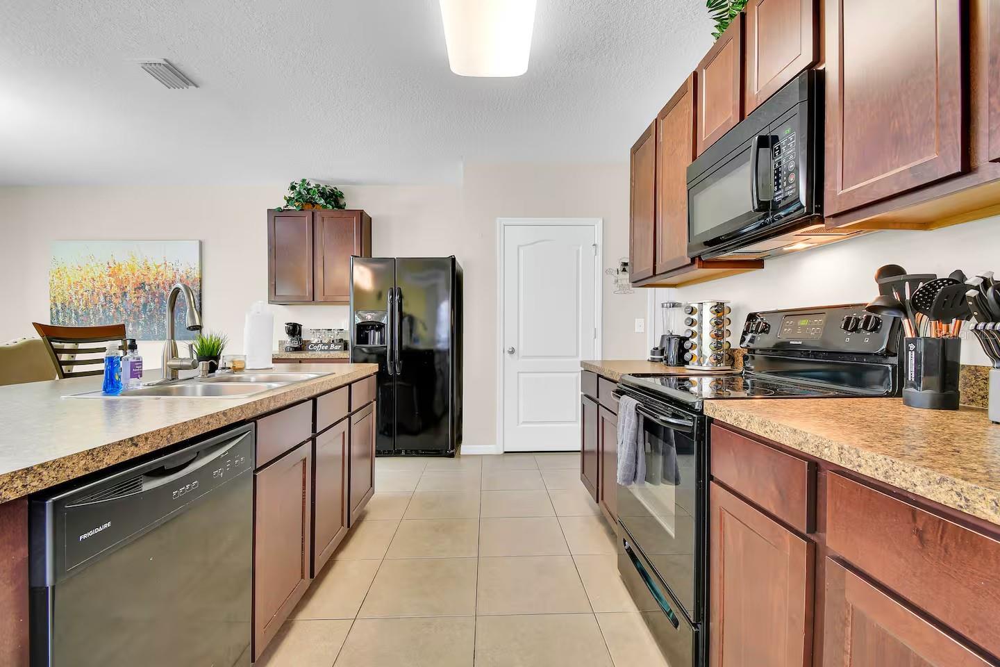 10108 HAWK STORM AVE, TAMPA, FL, 33610