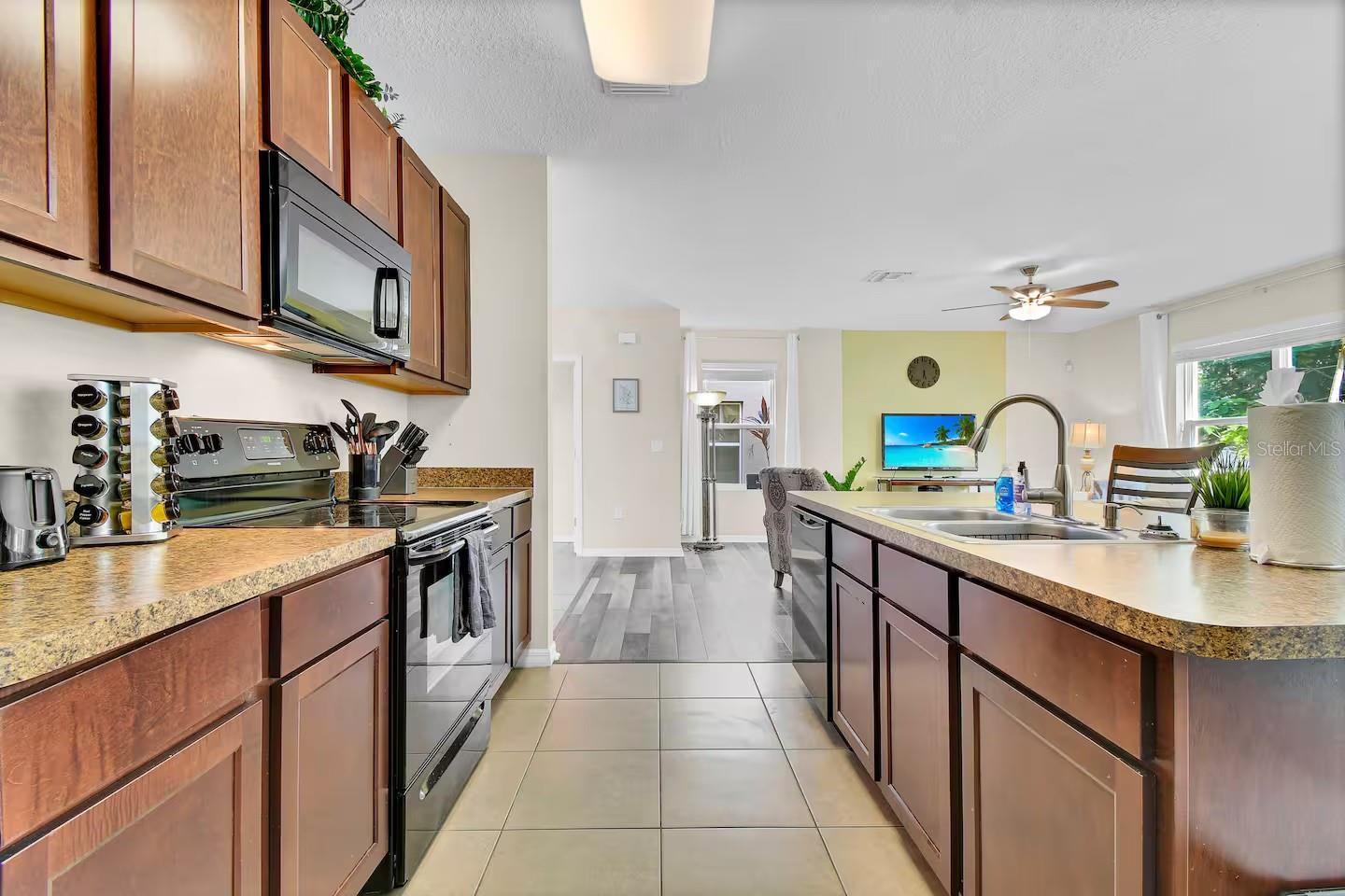 10108 HAWK STORM AVE, TAMPA, FL, 33610