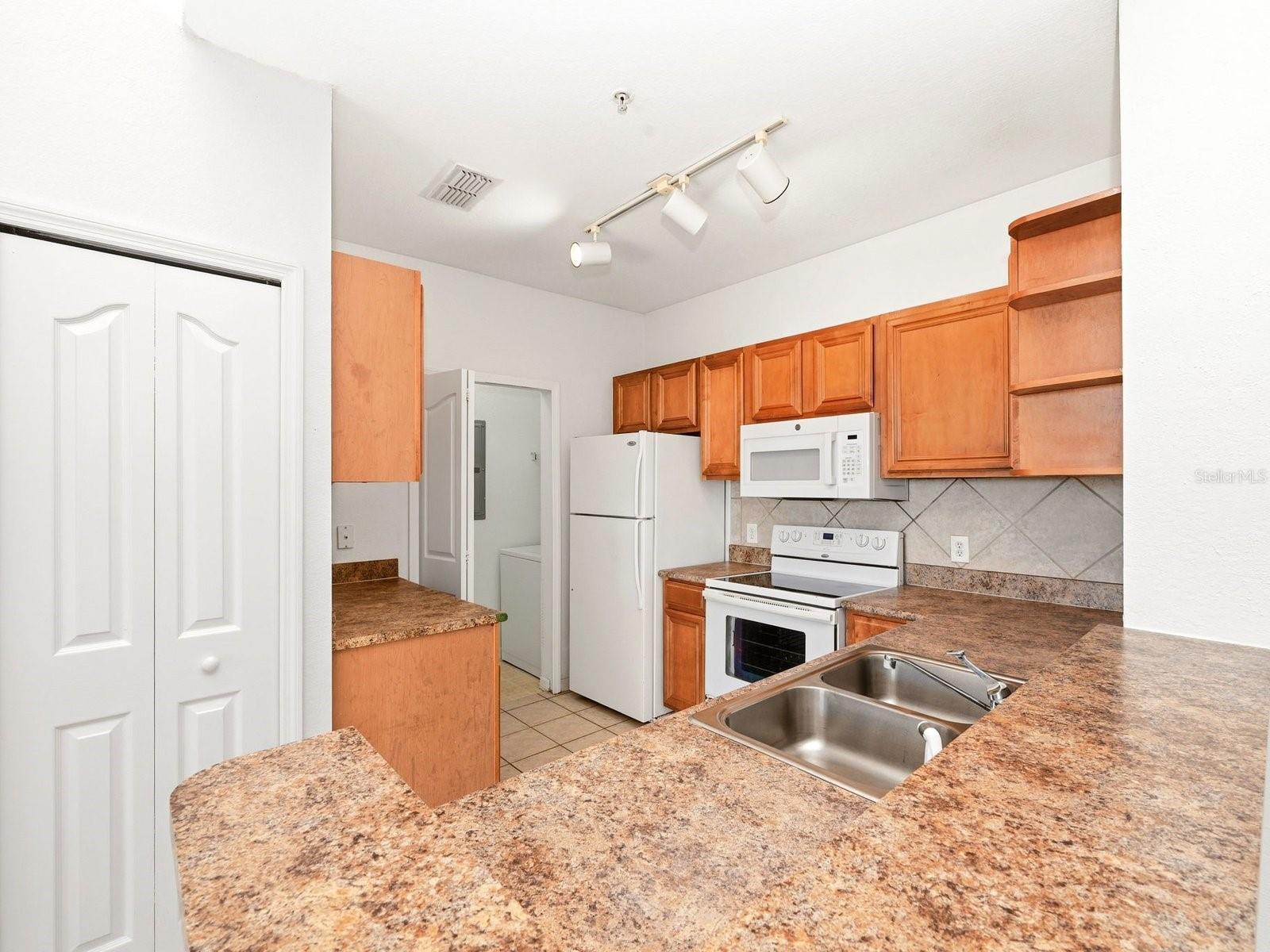 6169 METROWEST BLVD #305, ORLANDO, FL, 32835