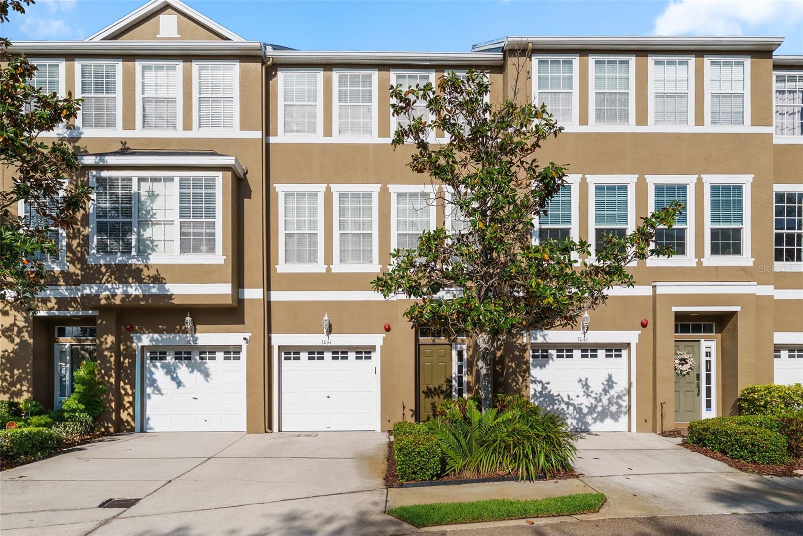 3044 POINTEVIEW DR, TAMPA, FL, 33611