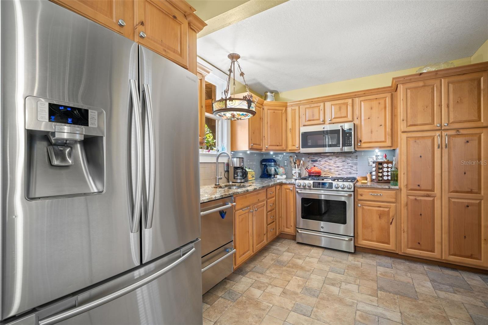 1035 E ROBSON ST, TAMPA, FL, 33604