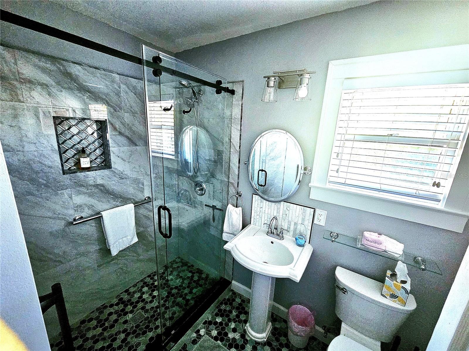 1035 E ROBSON ST, TAMPA, FL, 33604
