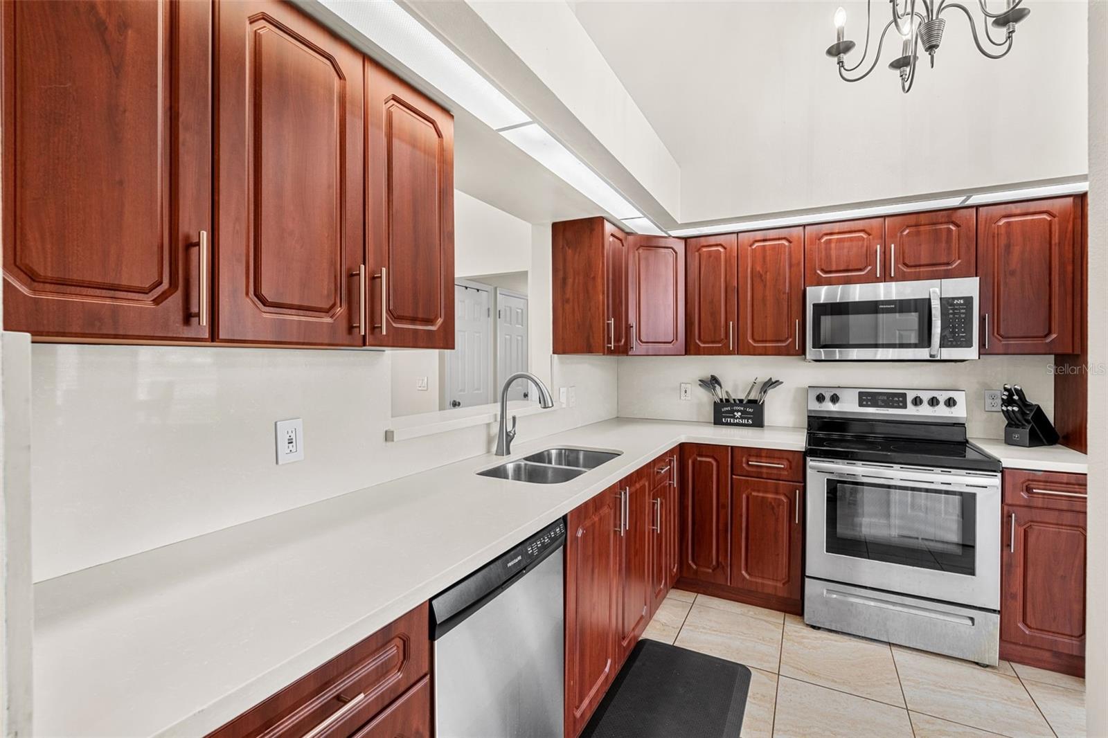 806 VERMONT WOODS LN, ORLANDO, FL, 32824