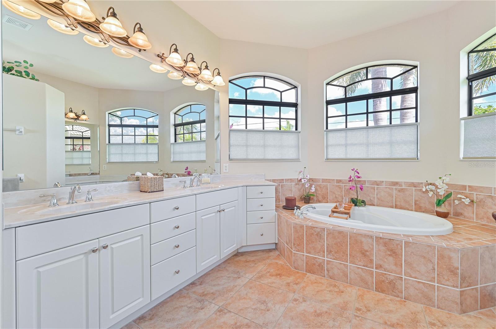 506 SE 24TH ST, CAPE CORAL, FL, 33990