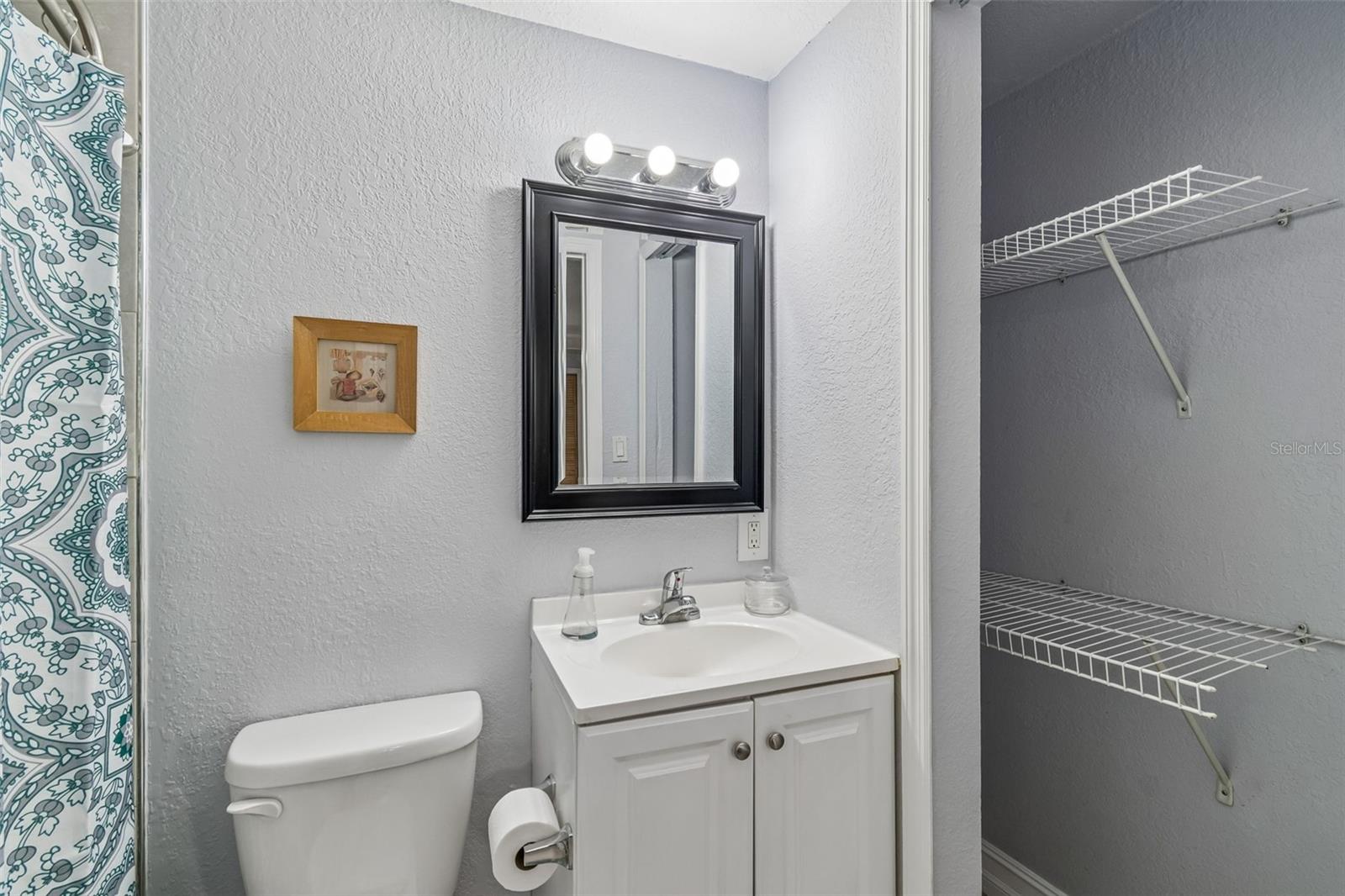 9406 W FLORA ST, TAMPA, FL, 33615