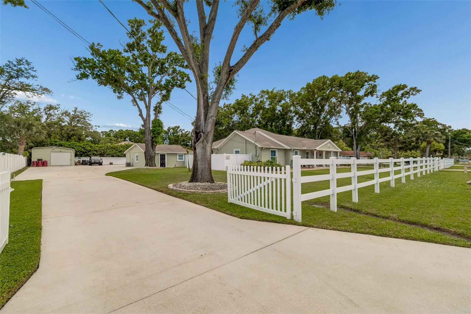 9406 W FLORA ST, TAMPA, FL, 33615