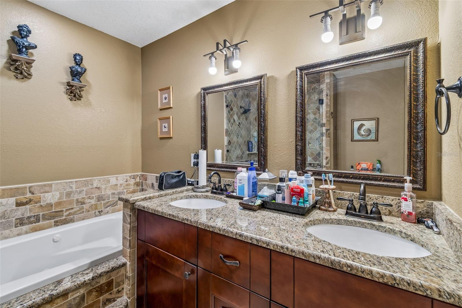 9406 W FLORA ST, TAMPA, FL, 33615
