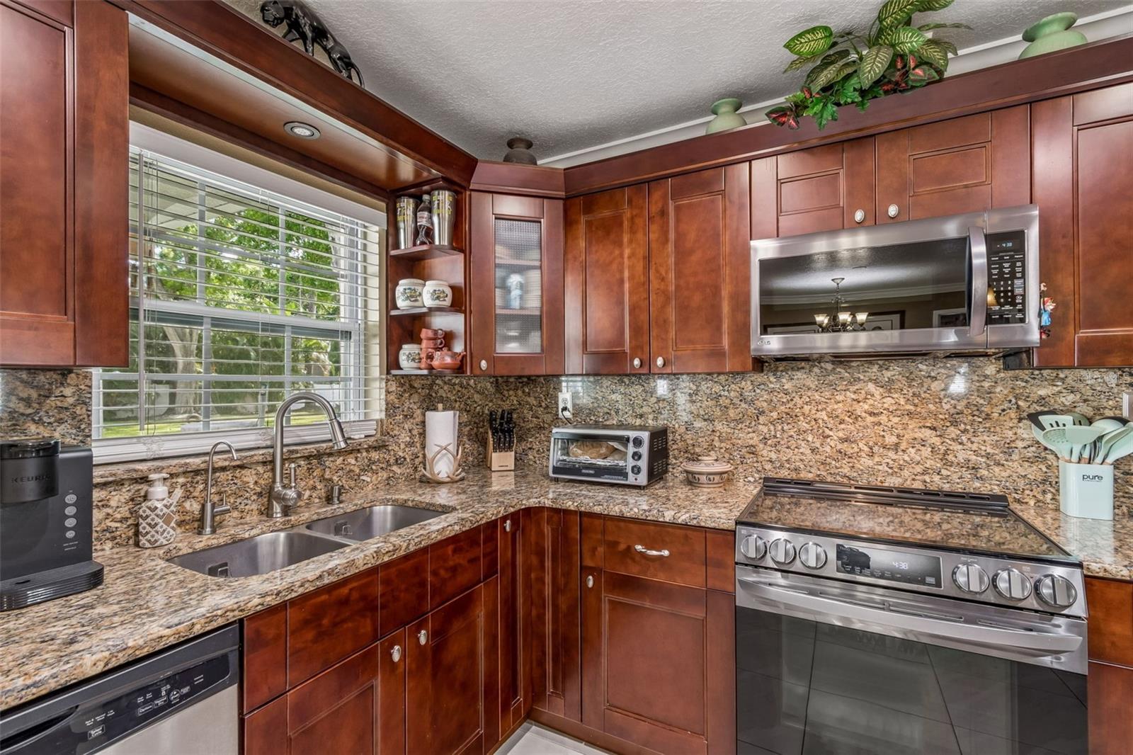 9406 W FLORA ST, TAMPA, FL, 33615