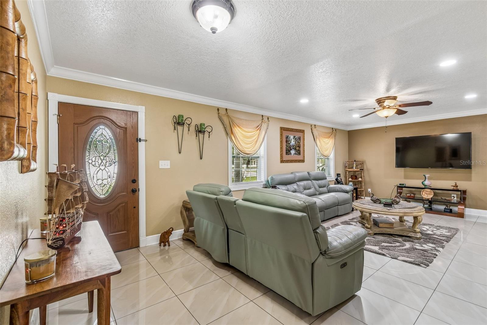 9406 W FLORA ST, TAMPA, FL, 33615