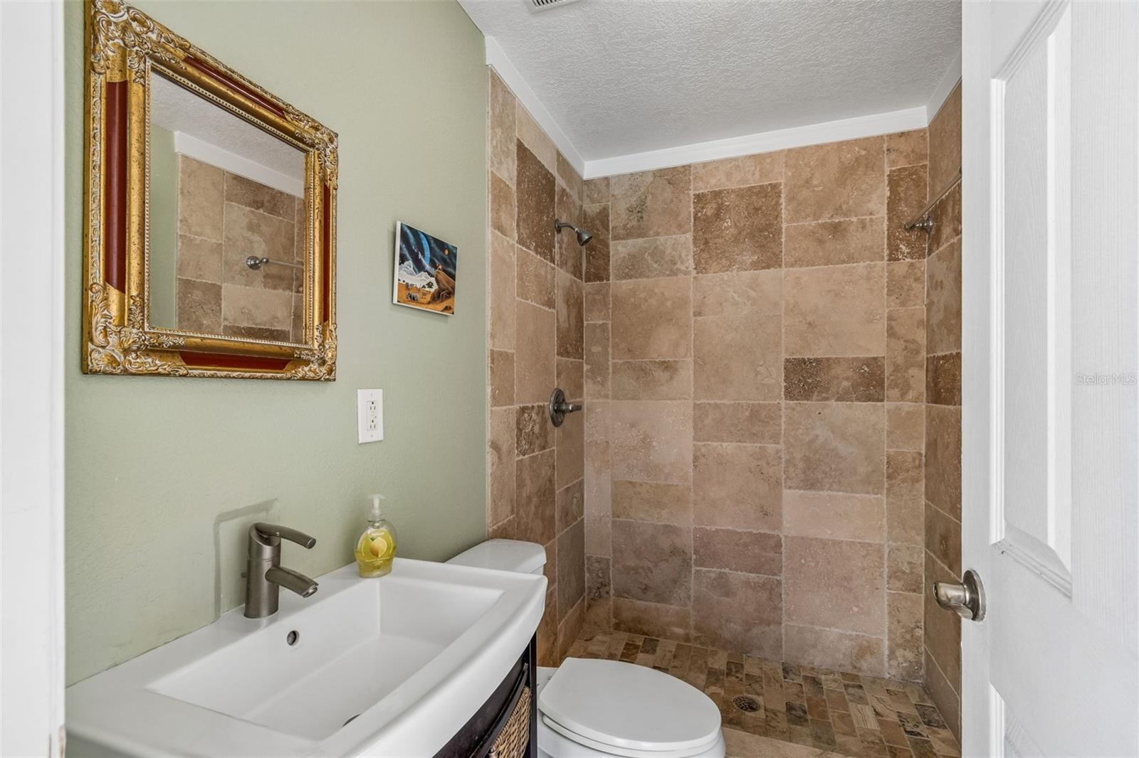 9406 W FLORA ST, TAMPA, FL, 33615