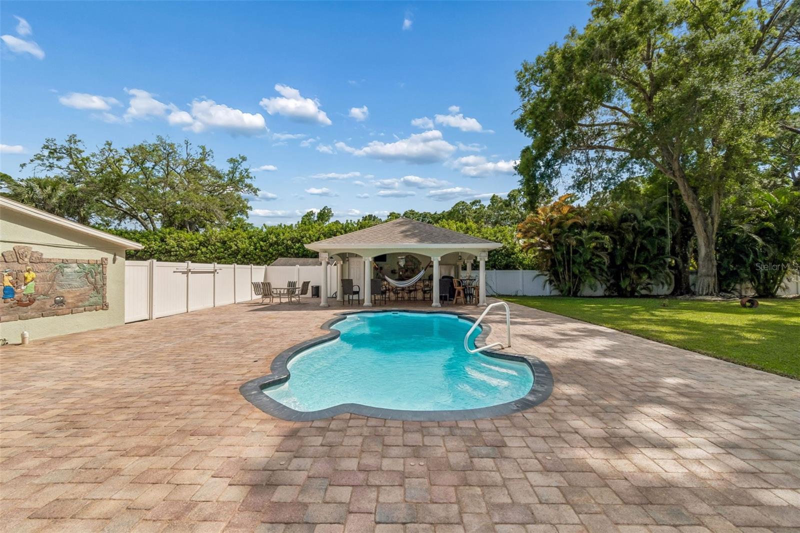 9406 W FLORA ST, TAMPA, FL, 33615
